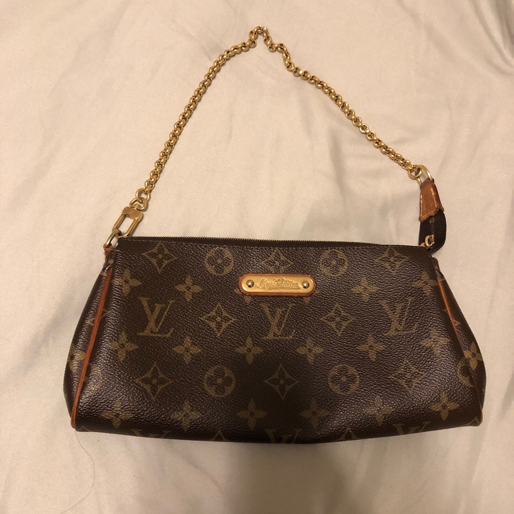 Louis Vuitton Eva clutch